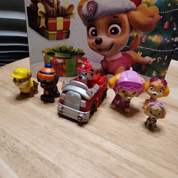 Paw Patrol Jungle Pups Book & Figurines Lot – Kids Toy Bundle - Picture 2 of 4